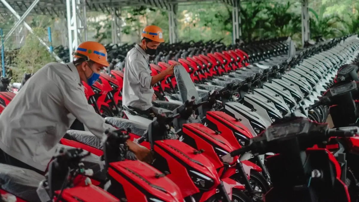 INSENTIF MOLIS: Pemerintah tengah mengevaluasi syarat dan skema insentif motor listrik agar lebih mudah diakses masyarakat dan terserap optimal.