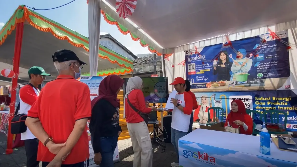 EFISIEN DAN AMAN : PGN SOR III menggelar edukasi keselamatan gas, penanganan gangguan, dan pencatatan meter via PGN Mobile untuk warga Sidoarjo dan Mojokerto seiring tingginya pemanfaatan gas bumi. (IST/ RADAR SURABAYA BISNIS)