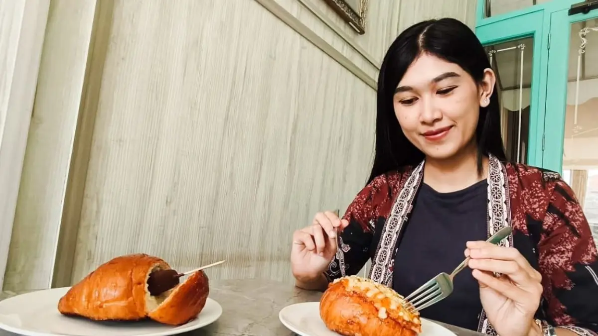 Tidak hanya menghadirkan rasa gurih dan manis, Hotel Java Paragon juga melakukan inovasi dengan menghadirkan salt bread yang dipadukan dengan es krim.