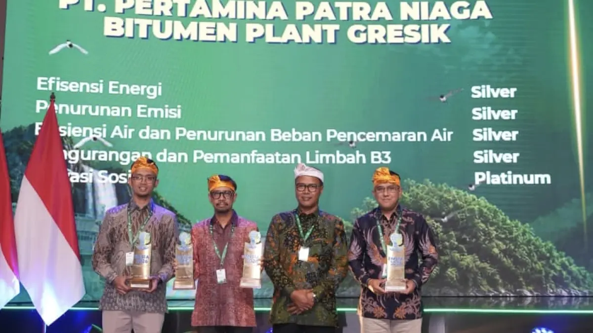 Bitumen Plant Gresik (BPG), unit operasi di bawah Pertamina Patra Niaga, sukses memboyong penghargaan bergengsi dalam ajang Environmental and Social Innovation Awards (ENSIA) 2026. (Foto : Ist/Radar Surabaya Bisnis)