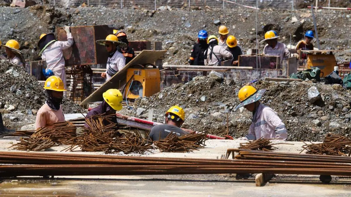 ILUSTRASI:  OJK resmi rilis aturan Bursa Mineral & Komoditas Strategis (BMKS).