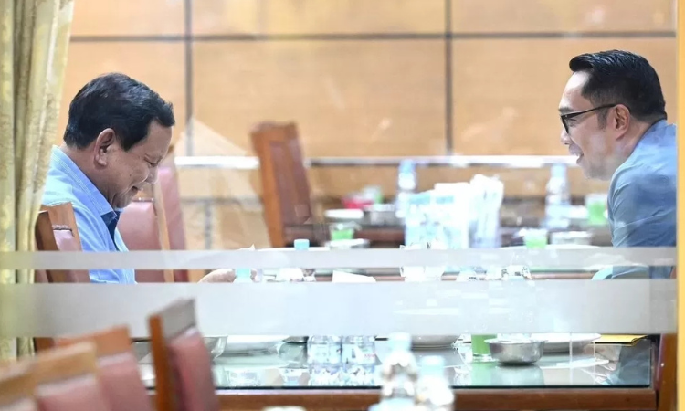 Presiden Prabowo Subianto menggelar pertemuan makan malam dengan calon gubernur (cagub) Jakarta nomor urut 1, Ridwan Kamil di rumah makan Garuda, Jalan Sabang, Jakarta Pusat, Kamis (31/10) malam. (IG)