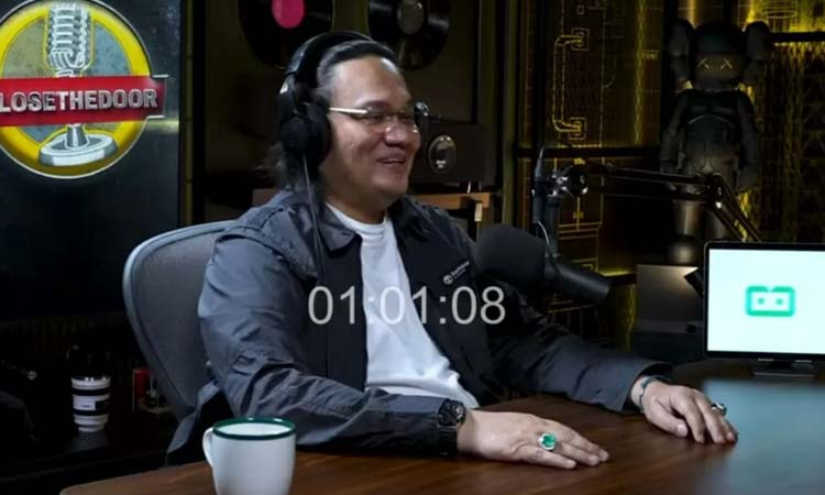 Farhat Abbas merasa Densu menganggap dirinya tidak sejantan saat memberikan ancaman akan memukul dirinya.