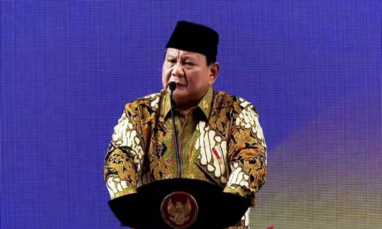 Presiden Prabowo Subianto saat berpidato dalam agenda pembukaan Milad Ke-53 dan Sidang Tanwir PP Muhammadiyah yang digelar di Kupang, Nusa Tenggara Timur, Rabu (4/12/2024).