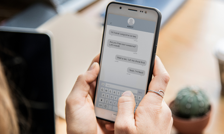 Alasan Orang Mematikan Centang Biru di WhatsApp.
