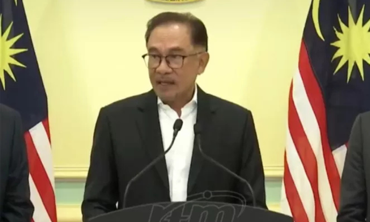 Perdana Menteri Malaysia Anwar Ibrahim turut menyoroti pernyataan Gus Miftah yang menghina penjual es teh.