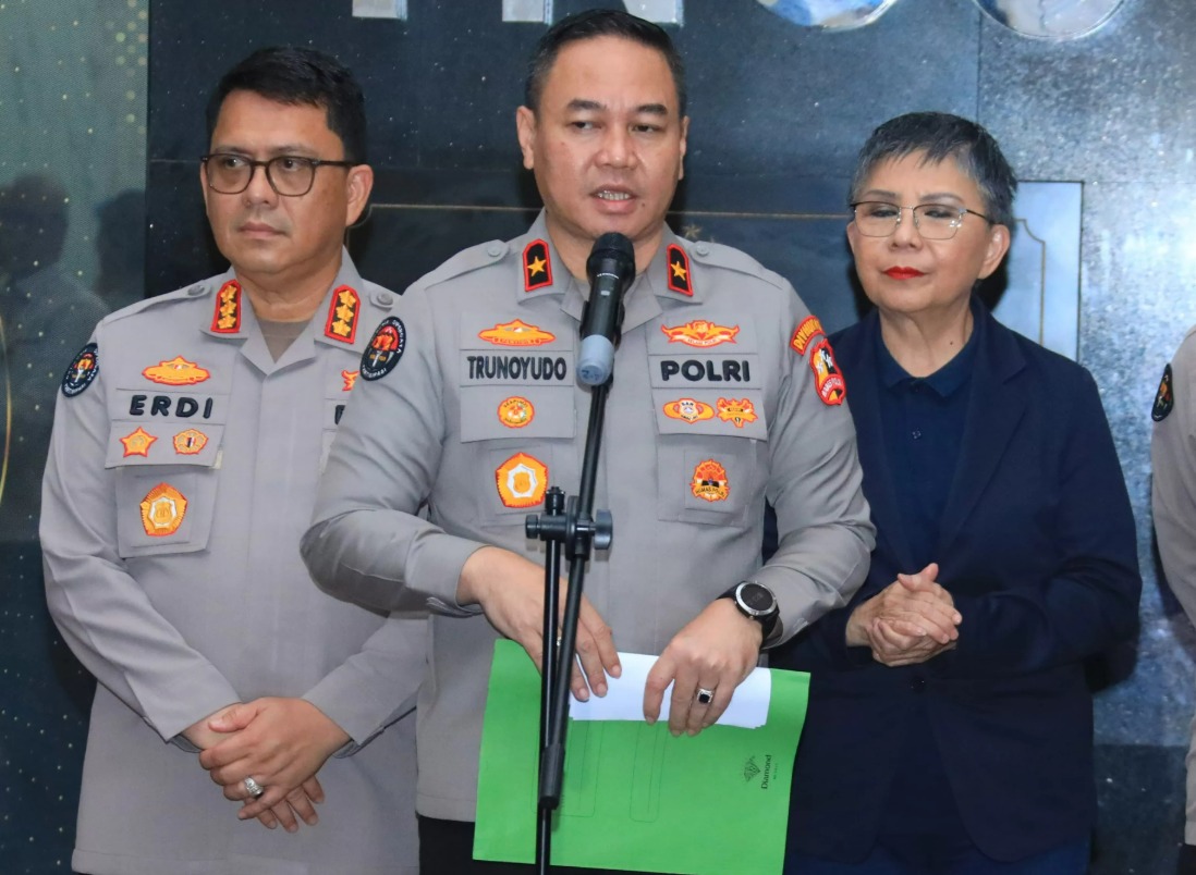 Karo Penmas Divhumas Polri Brigjen Pol. Trunoyudo Wisnu Andiko saat konferensi pers kepada awak media, Selasa (26/11/2024).