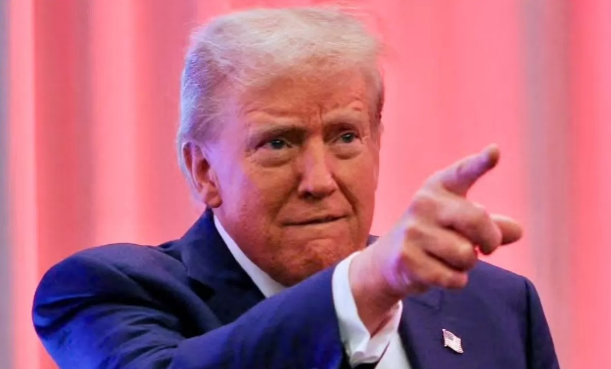 Presiden terpilih AS, Donald Trump, mengancam kenaikan tarif 100 persen jika anggota BRICS menciptakan mata uang baru yang dapat menyaingi dolar AS.