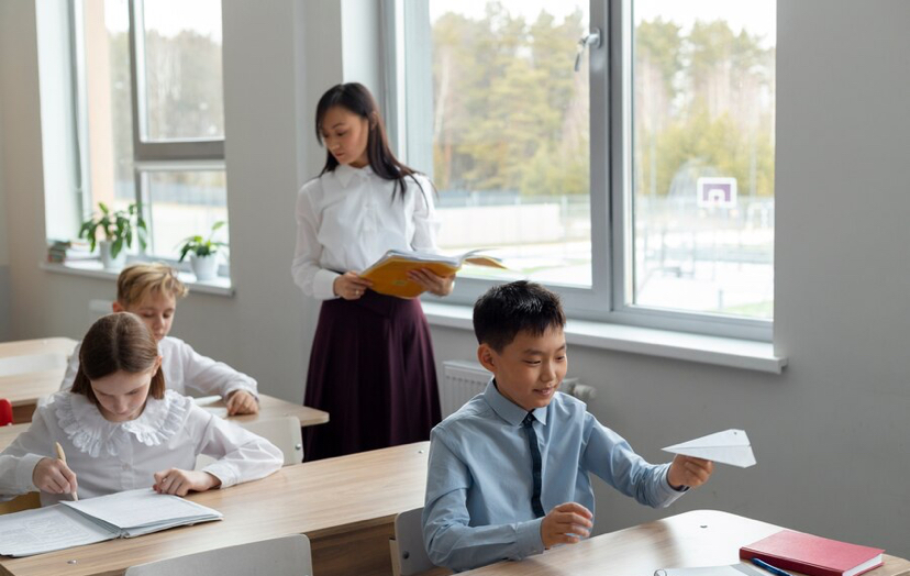 Taktik psikologi yang dapat membantu seorang guru mendapatkan rasa hormat dari murid.