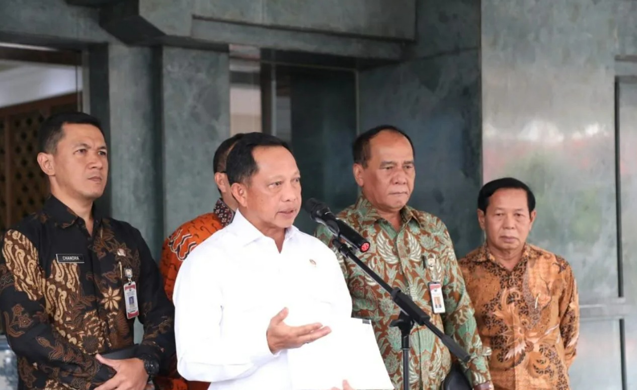 Menteri Dalam Negeri Muhammad Tito Karnavian dalam konferensi pers terkait pelantikan kepala daerah di Kantor Pusat Kemendagri, Jakarta, Jumat (31/1/2025).