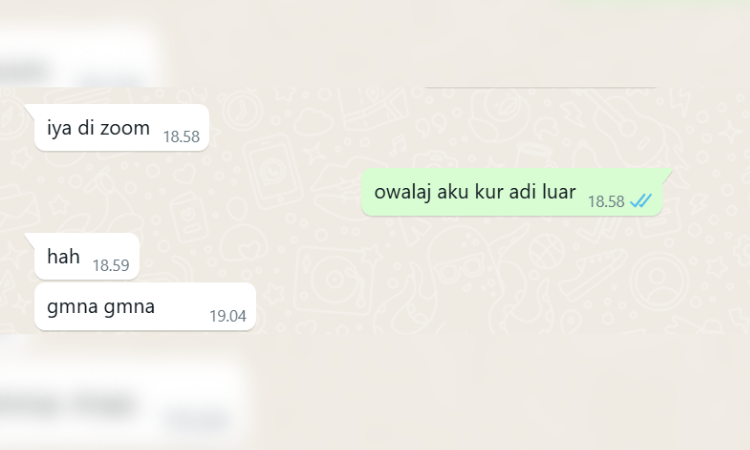 Contoh typo saat membalas chat.