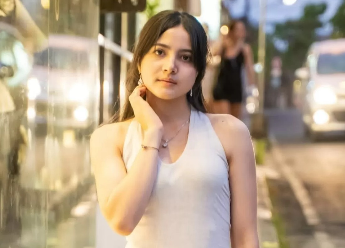 Bulan Sutena. (Instagram:bulansutena).