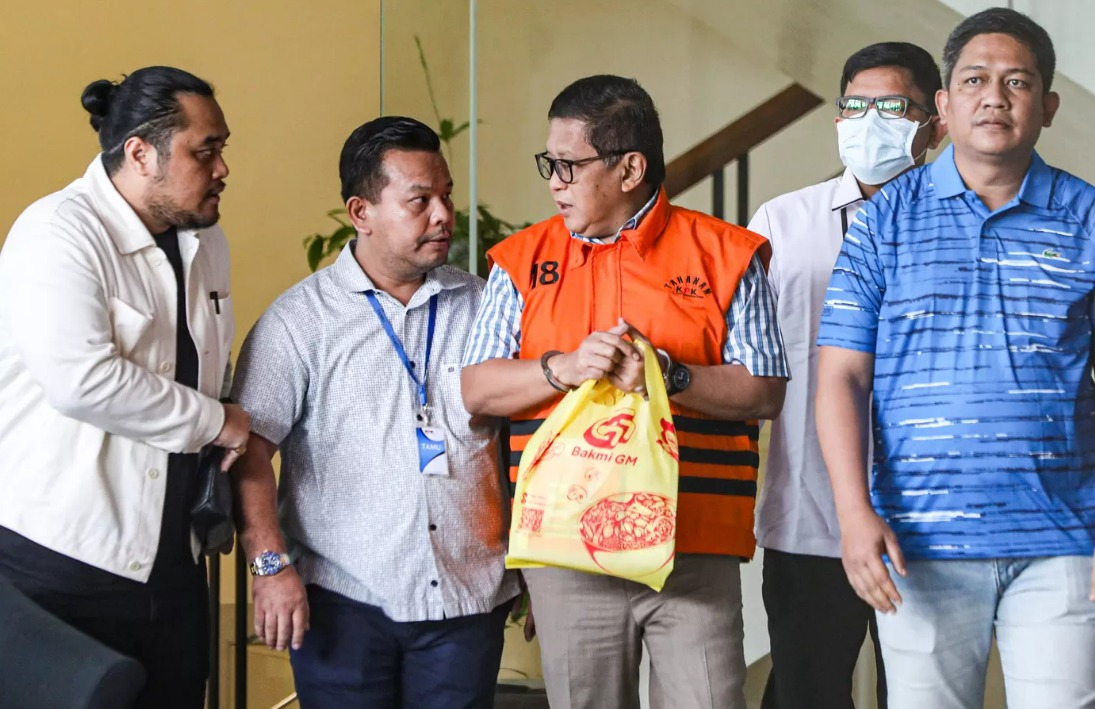 Tersangka kasus dugaan suap Hasto Kristiyanto.
