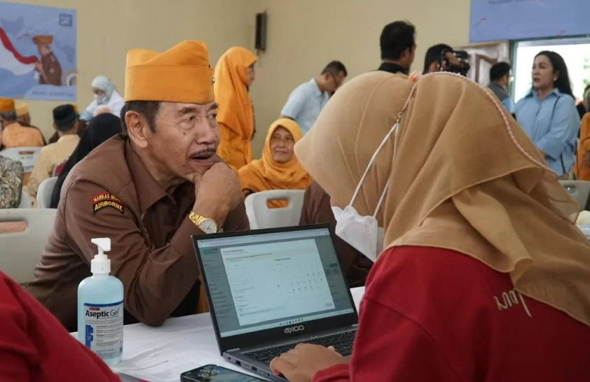 Kementerian Pertahanan (Kemhan) bersama Yayasan Rabu Biru Indonesia menggelar aksi sosial pemeriksaan kesehatan dan pengobatan gratis kepada para veteran perang Seroja.