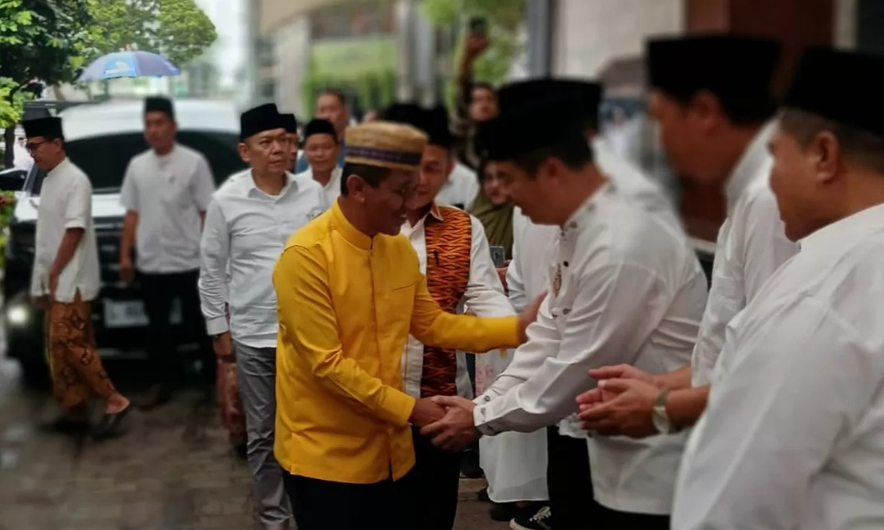 Menteri Energi dan Sumber Daya Mineral (ESDM), Bahlil Lahadalia berkunjung ke Pondok Pesantren Tebuireng, Jombang, Jawa Timur, Jumat (14/3/2025).