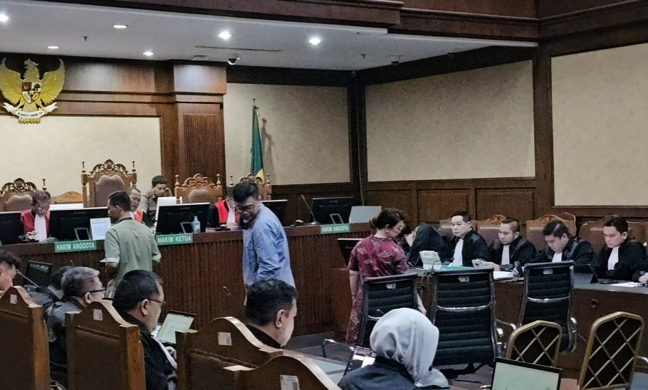 Terpidana kasus dugaan penganiayaan dan pembunuhan Gregoius Ronald Tannur dan pengacara Lisa Rachmat.