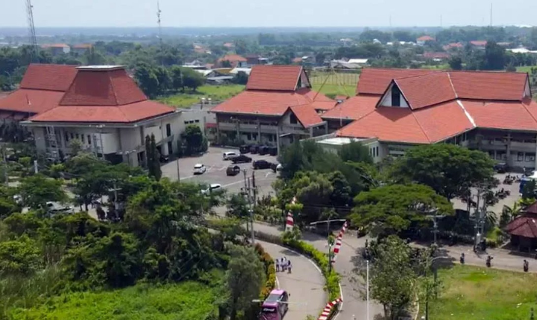 SEGAR: Kawasan Kompleks Perkantoran Raci. Banyaknya tumbuhan, disebut-sebut menjadi salah satu faktor, yang membuat kualitas udara di kawasan setempat, semakin membaik.