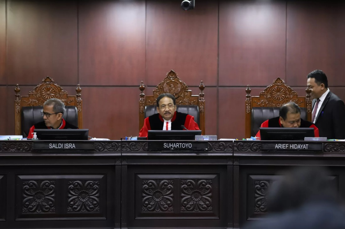 Ketua Hakim MK Suhartoyo memimpin sidang di Mahkamah Konstitusi, Jakarta.