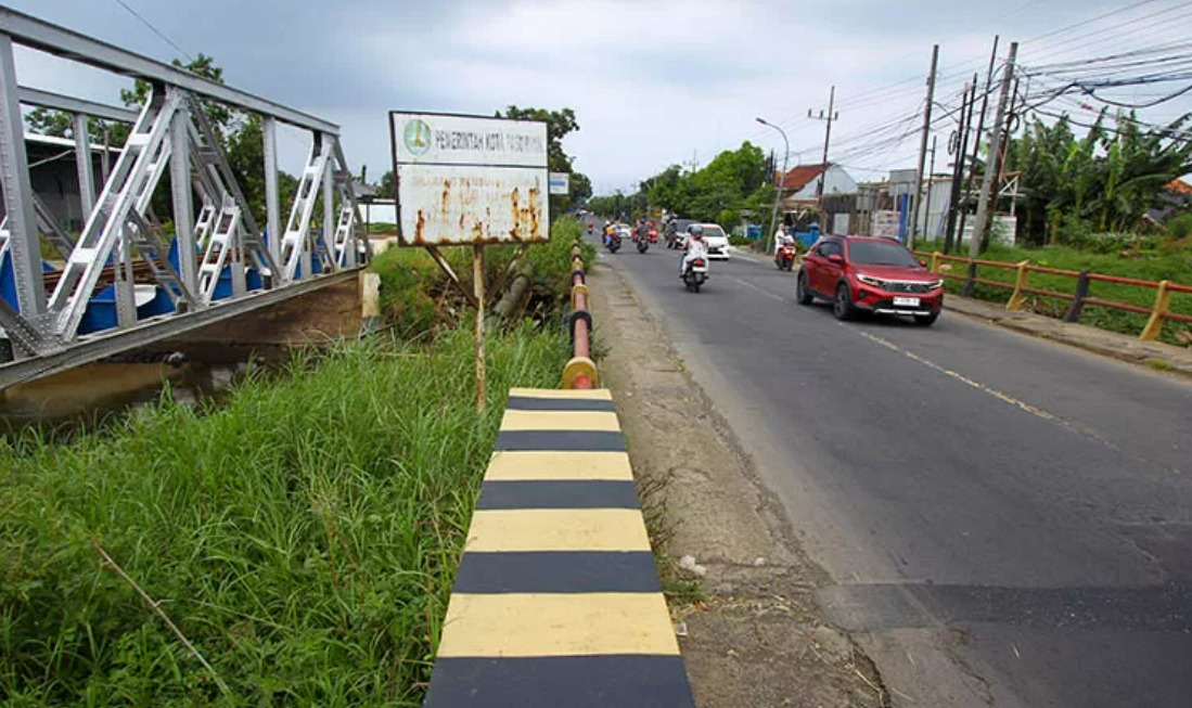 SEMPIT: Jembatan Bokwedi yang butuh penanganan. Selain pelebaran, jembatan setempat juga perlu untuk ditinggikan.