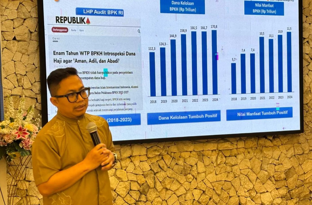 Anggota Badan Pelaksana Badan Pengelola Keuangan Haji (BPKH) Indra Gunawan memberikan penjelasan soal dana haji di Jakarta.