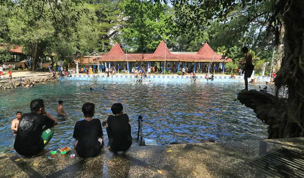 ANDALAN: Wisata Pemandian Alam Banyubiru yang masih menjadi salah satu andalan Kabupaten Pasuruan. Sejauh ini, sejumlah investor wisata tertarik untuk menanamkan modalnya di Kabupaten Pasuruan.