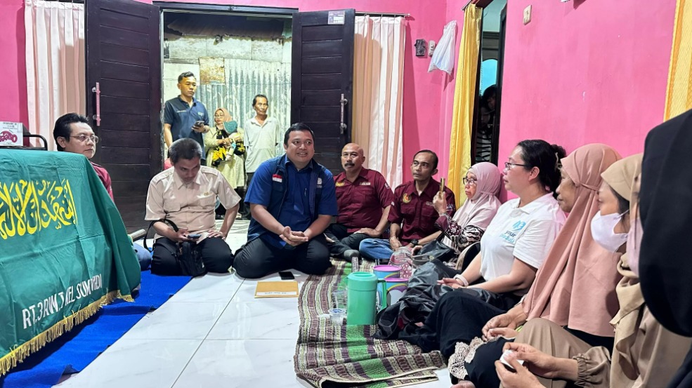 Kementerian Luar Negeri (Kemlu) melalui KBRI Phnom Penh memulangkan jenazah pekerja migran Indonesia (PMI) Rizal Sampurna.