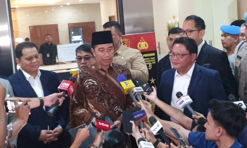 Presiden ke-7 Indonesia Joko Widodo (Jokowi) usai menyampaikan klarifikasi terkait ijazah palsu di Bareskrim Polri pada Selasa (20/5).