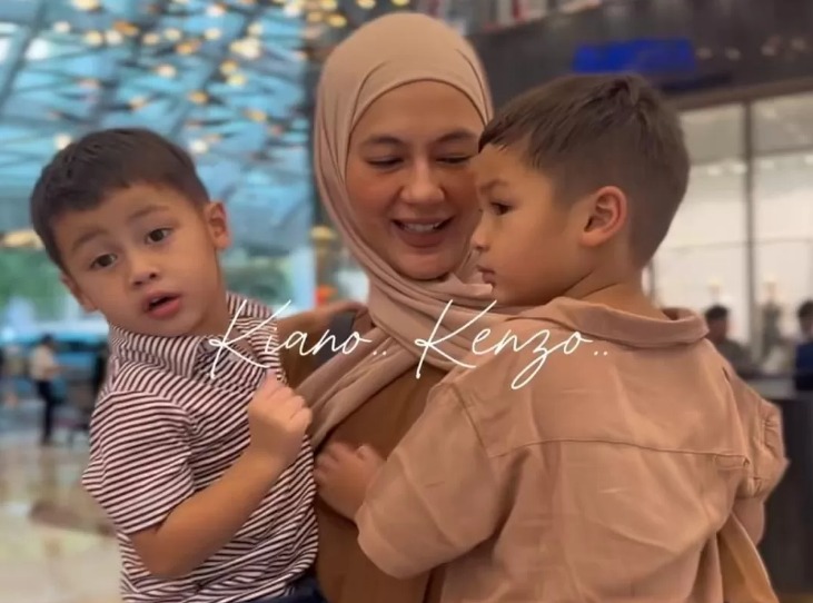 Paula Verhoeven dan kedua anaknya.