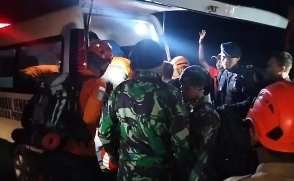 Jenazah pendaki asal Brazil, Juliana De Souza Pereira Marins berhasil dievakuasi dari jurang di Gunung Rinjani.
