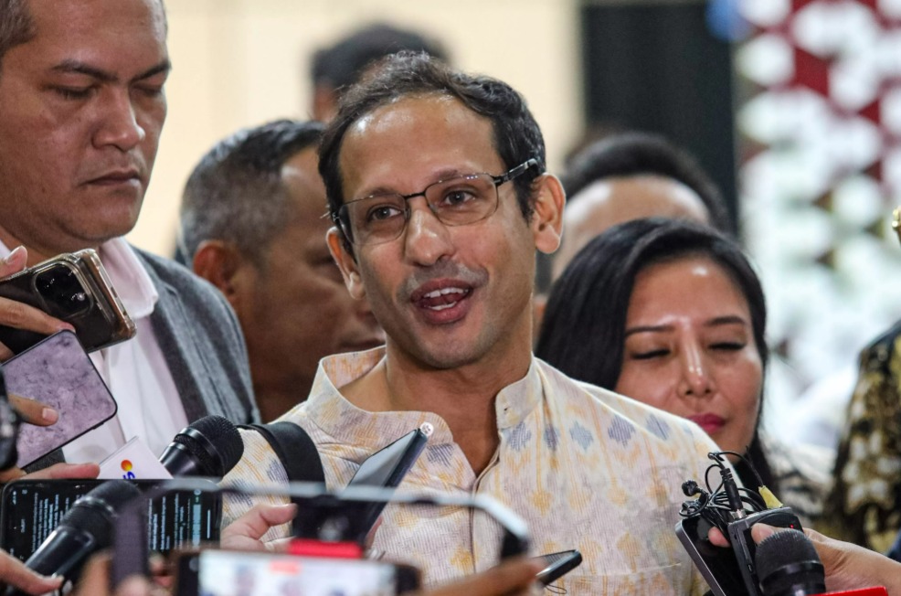 Mantan Mendikbudristek Nadiem Makarim usai diperiksa Kejaksaan Agung, Jakarta, Senin (23/6/2025).