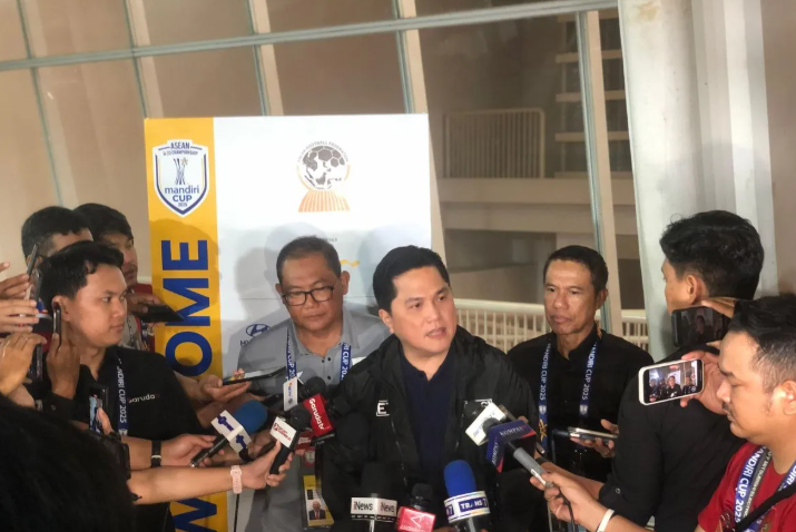 Ketua Umum PSSI Erick Thohir saat ditemui awak media di Stadion Utama Gelora Bung Karno, Jakarta, Selasa (15/7/2025)