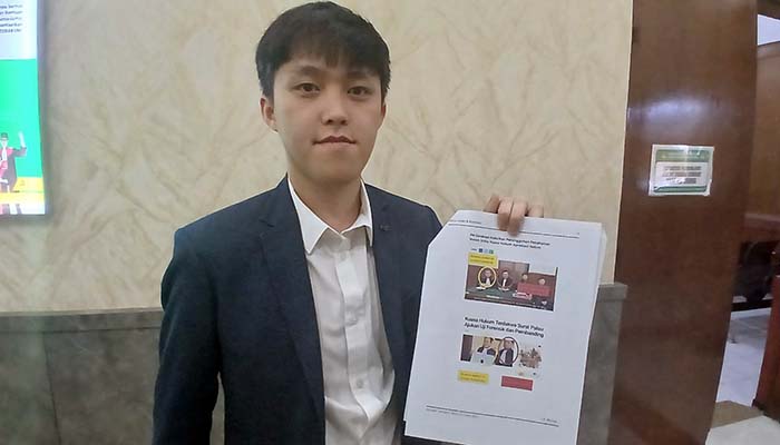 PERNAH BERSAMA: Kimham melampirkan bukti kedekatan calon pengurus dengan pengacara pemohon dalam materi jawaban Kamis (24/7). (Lugas Wicaksono/Jawa Pos)