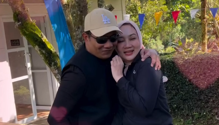 Pasangan Ridwan Kamil (RK) dan Atalia Praratya Kamil kembali pamer kemesraan di media sosial.
