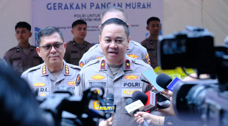 Karopenmas Divhumas Polri Brigjen Pol Trunoyudo Wisnu Andiko menyampaikan keterangan kepada awak media.