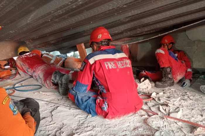 Menyoroti fakta terkini pencarian korban insiden ambruknya bangunan Ponpes Al Khoziny, Sidoarjo.