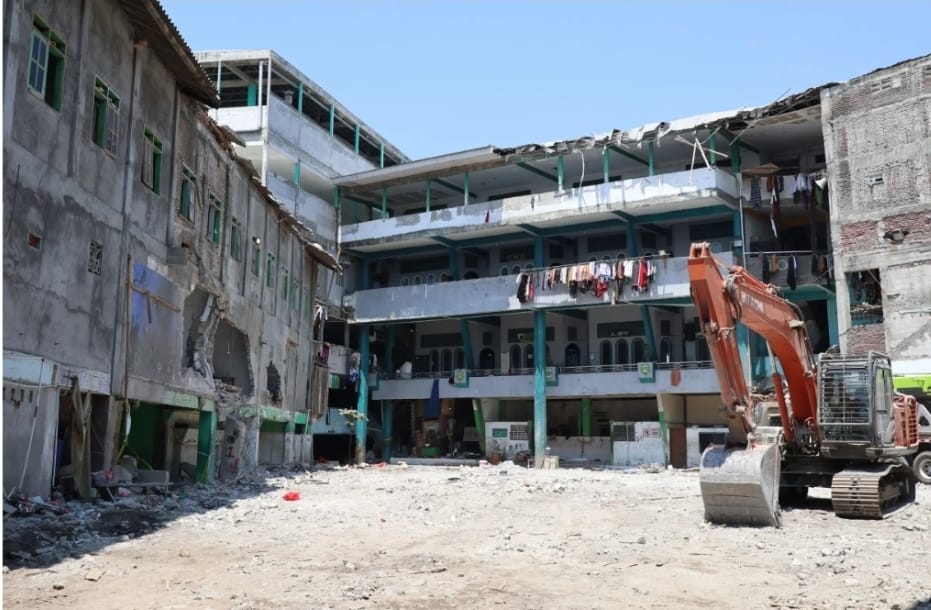 Pembangunan Ponpes Al Khoziny akan menggunakan uang dari APBN.