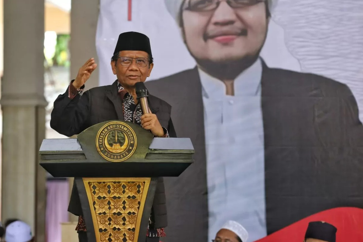 Mahfud MD menghadiri Halaqah Kebangsaan di Pondok Pesantren Abu Syamsuddin, Kelurahan Simolawang, Kecamatan Simokerto, Surabaya, Jatim, Kamis (8/2).