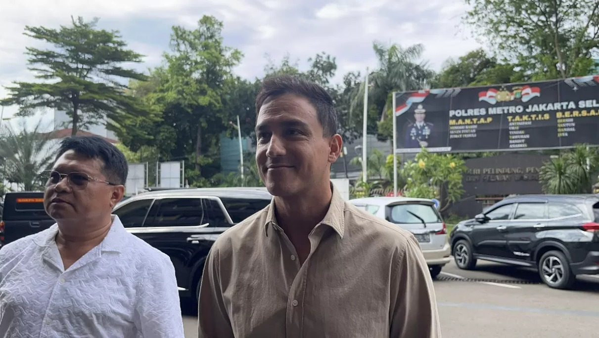 Hamish Daud akhirnya buka suara mengenai kasus perceraiannya dengan penyanyi Raisa Andriana.