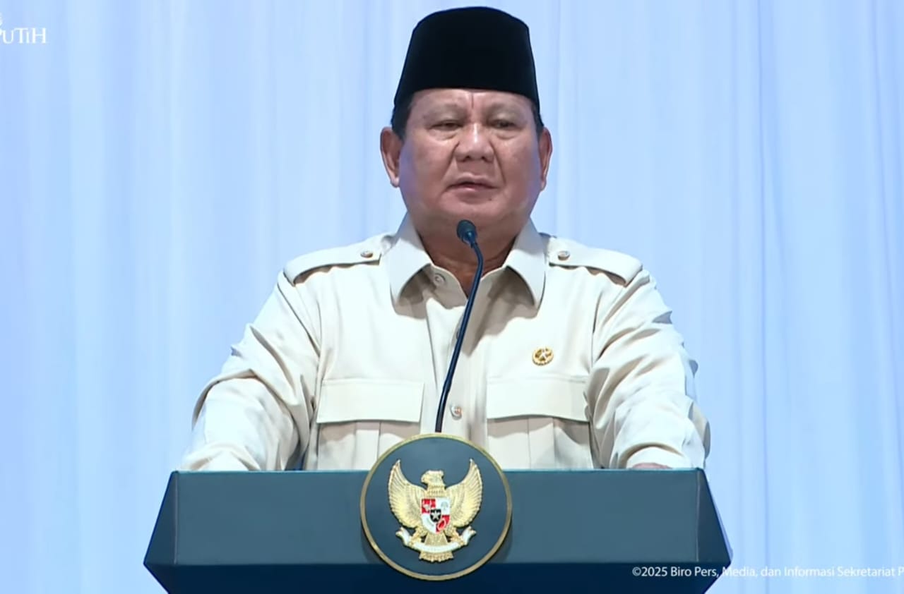 Presiden Prabowo Subianto minta pejabat harus bekerja lebih cepat dan tak sekadar omon-omon.
