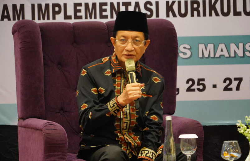 Menteri Agama Nasaruddin Umar menyebut ada sekitar 80 pondok pesantren di Indonesia yang tergolong rawan ambruk.