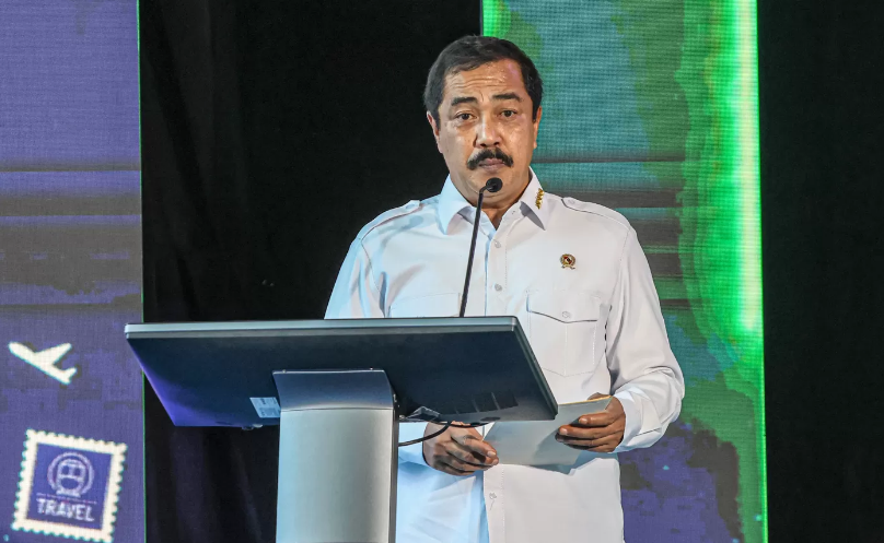 Menteri Imigrasi dan Pemasyarakatan Agus Andrianto memberikan sambutan saat lounching aplikasi All Indonesia di Terminal 3, Bandara Soekarno-Hatta, Tangerang, Rabu (01/10/2025).