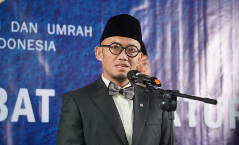 Wamenhaj Dahnil Anzar Simanjuntak melantik 400 pejabat Kakanwil, Kepala Kantor, serta pejabat administrasi teknis di Kementerian Haji dan Umrah, Jakarta Pusat, Jumat (28/11/2025).