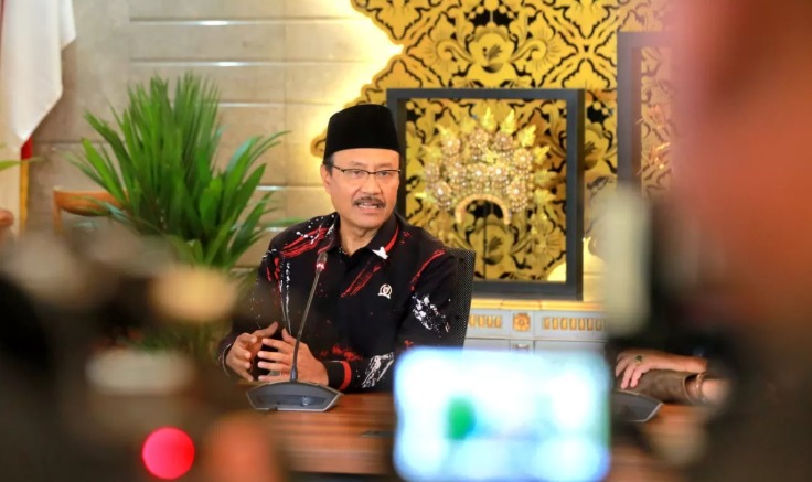 Mensos Gus Ipul menjelaskan mekanisme galang dana untuk membantu korban bencana. Dia menyebut izin bisa diurus belakangan.