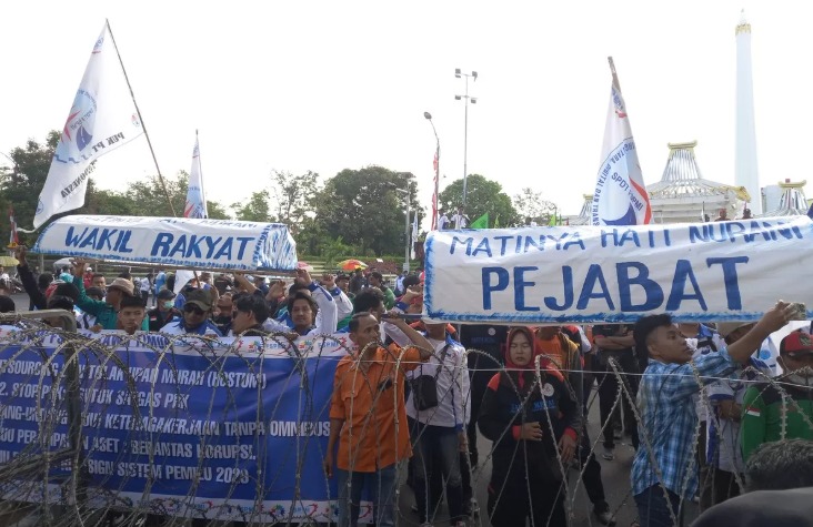 Ilustrasi demo buruh.