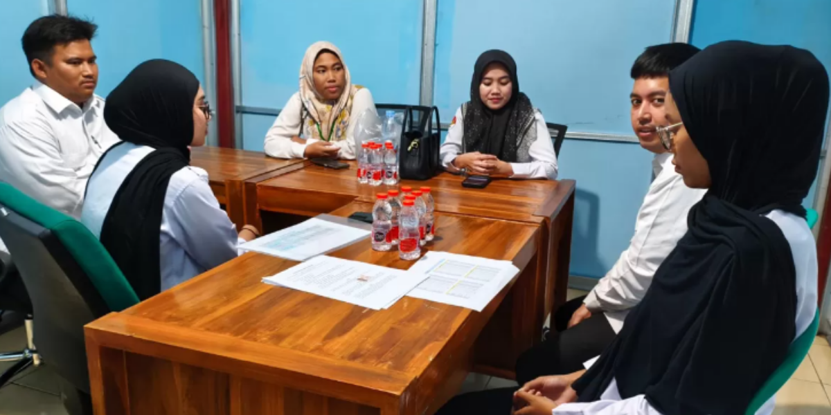 Kepala SPPG Kota Bekasi, Kecamatan Mustika Jaya, Ageng Wicaksono, menyampaikan klarifikasi terkait polemik video menu kering Program Makan Bergizi Gratis (MBG) yang viral di media sosial