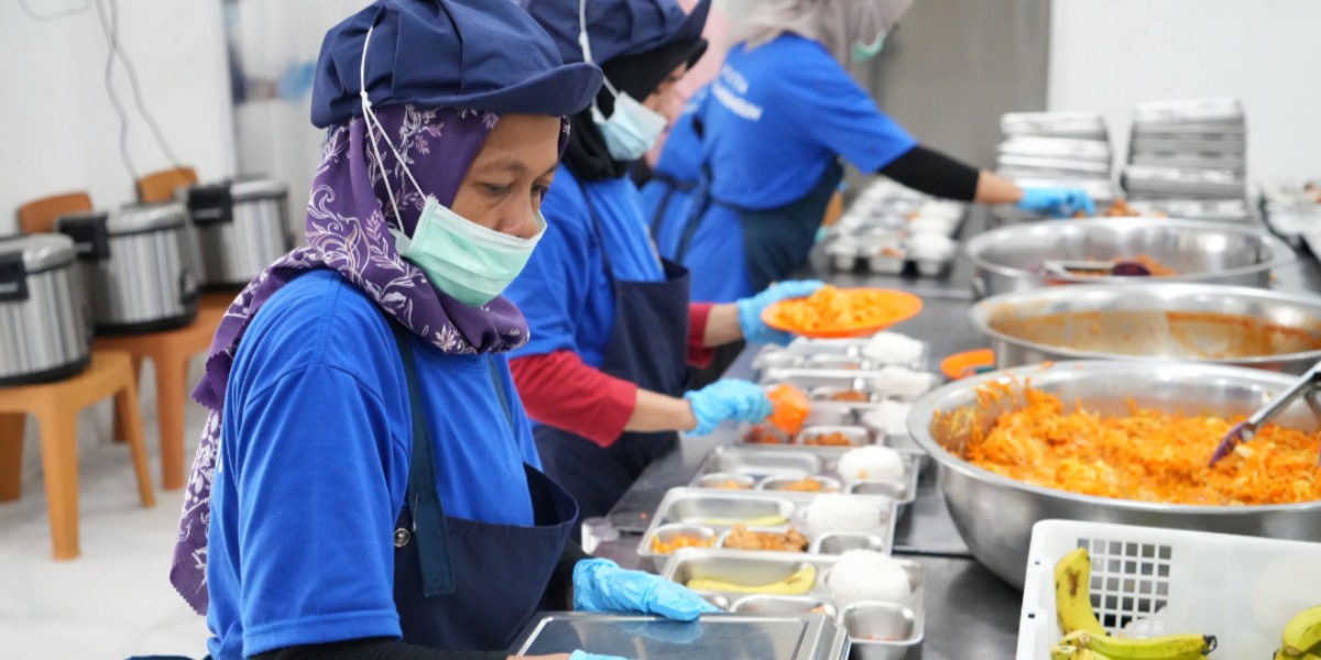 Menyoroti program MBG yang dinyatakan akan tetap berjalan selama momen Ramadan 2026.