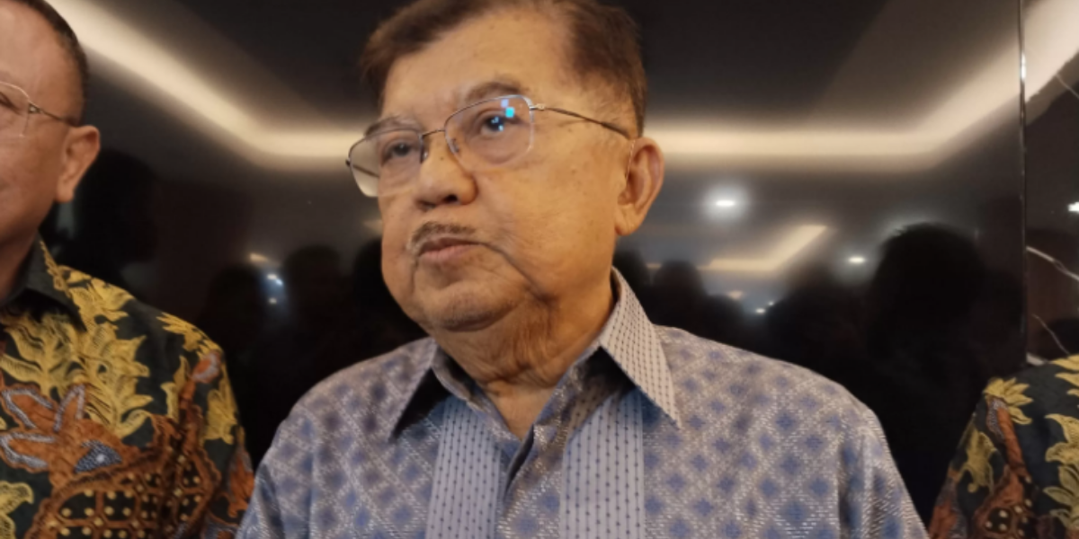Wakil Presiden RI ke-10 dan ke-12, Jusuf Kalla memberikan respons terkait tragedi siswa SD bunuh diri di Ngada, NTT. (Novia Herawati/ JawaPos.com)