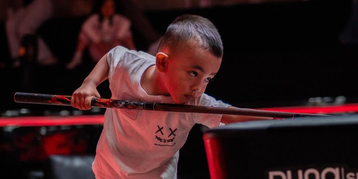 Mengintip perjalanan kompetisi Fajar Alamri, bocah 5 tahun yang ikut turnamen biliar Carabao Junior Open 2026.