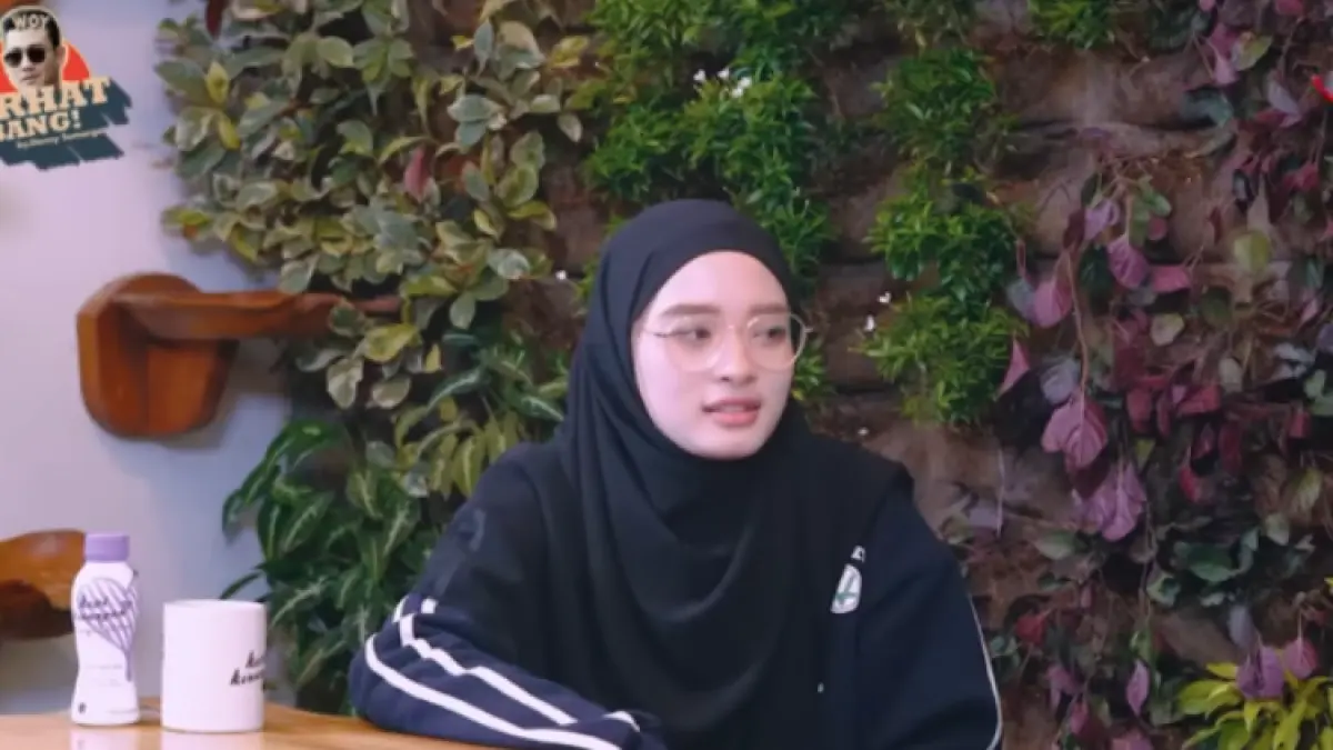 Tangkapan layar Inara Rusli yang hadir dalam podcast Denny Sumargo