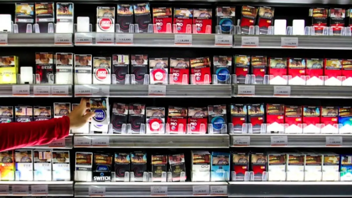 Ilustrasi cukai rokok. (Dery Ridwansah/JawaPos.com)